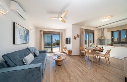 Leivathos Villa | Endless Blue Private Club - Grand Villa