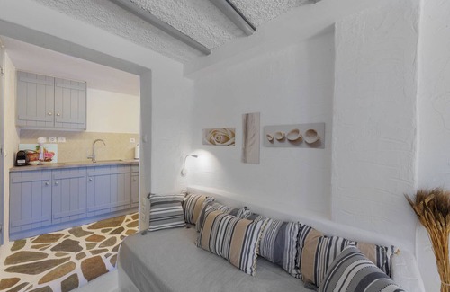 Megas Gialos Apartment | ENDLESS BLUE from Syros - Megas Gialos Resort Suite 1