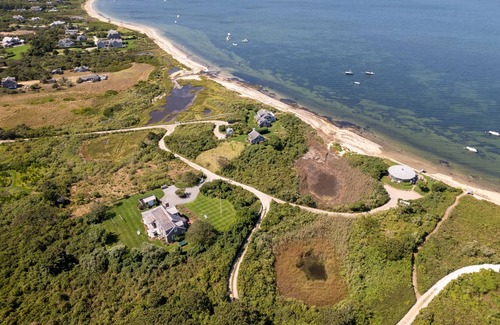 Pocomo House | Endless harbor views with water access - 2 min walk to beach!