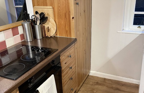 Robin Hood's Bay Cottage | Endways Cottage 18th Century Cottage. Sleeps 6 in 3 bedrooms with 2 bathrooms.