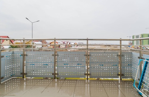 Tractorul Apartment | Energic Apartment w/2 BR Near Coresi Mall – 5 Min Walk