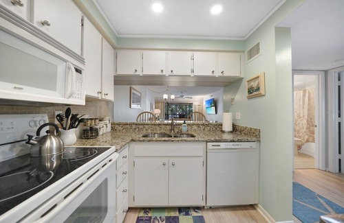 Englewood Condo | Englewood Beach -Sandpiper Key - Walking distance to the Beach, and Restaurants