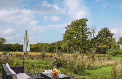Kidwelly Cottage | Enjoy a Carmarthenshire countryside break at this peaceful farm stay.