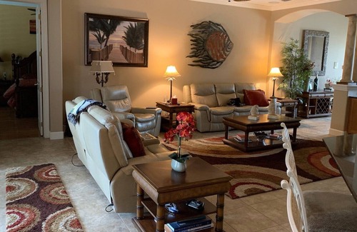 Tierra Verde House | Enjoy a Coastal Island Getaway to the Beaches of Tampa Bay!