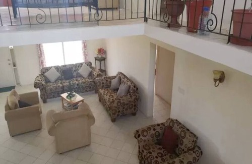 Atlantic Shores House | Enjoy a cozy getaway with 4BR 3BA house with AC 5mins from Miami Beach.