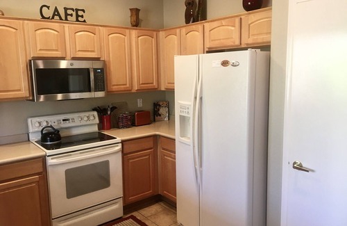 Surprise House | Enjoy a fall or winter getaway! Oct-Dec 2025 available! 30 day min stay req’d
