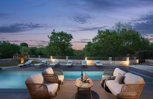 Garica House | Enjoy a fantastic vacation in this attractive vacation home with pool and sauna.