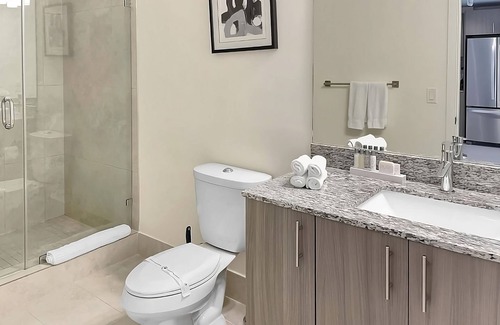 Doral Hotel | Enjoy a Hassle-Free and Suiting Stay! With Outdoor Pool, Pets Allowed