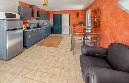 Cabrials House | Enjoy a quiet and relaxing vacation in this pleasant cottage in the countryside.