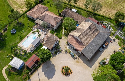 Septfonds House | Enjoy a relaxing and pleasant vacation in this tasteful and individual apartment.