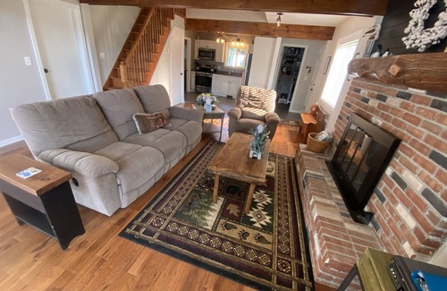 Hale Cottage | Enjoy A Restful Week Overlooking the Lake in Hale Michigan