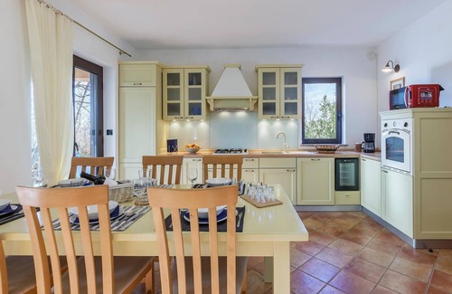 Trgetari House | Enjoy a vacation with sun & relaxation in this dream house.