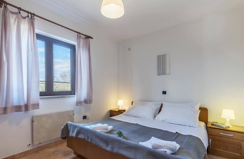 Trgetari House | Enjoy a vacation with sun & relaxation in this dream house.