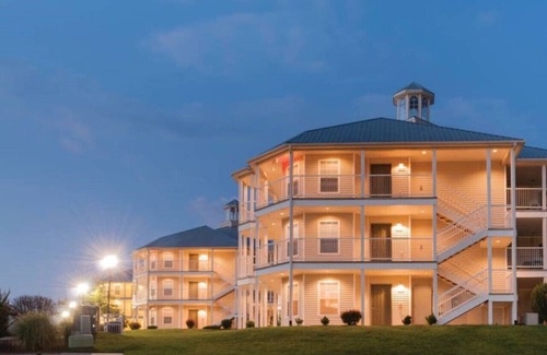 Branson Apartment | Enjoy All Branson has to offer in this 2BD vacation condo perfect for families