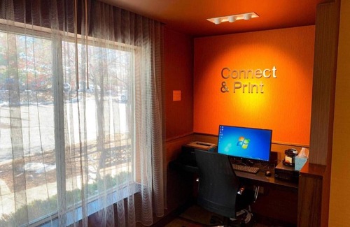 Englewood House | Enjoy an uncomplicated stay at our Highlands Ranch hotel.