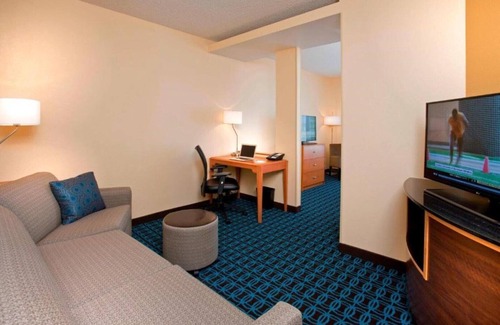 Englewood House | Enjoy an uncomplicated stay at our Highlands Ranch hotel.