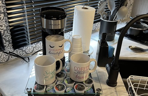 Bayshore Gardens House | Enjoy an unforgettable vacations in this beautiful brand new RV .