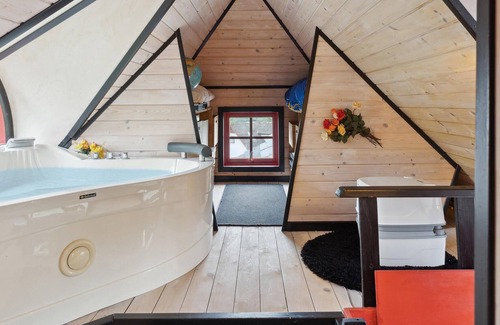 Svejbæk House | Enjoy an unforgettable vacation in this charming cottage overlooking the Silkeborg Lakes.