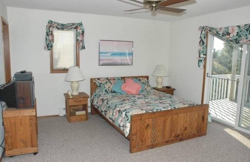 South Beach Haven House | ENJOY BAY VIEWS FROM 2 DECK LEVELS!