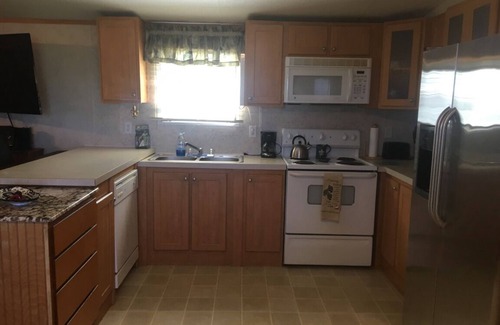 St. Joseph House | Enjoy Bruin Lake and Brushy Lake