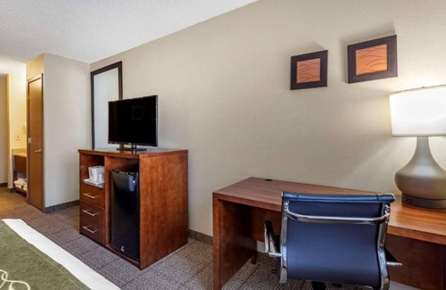 Wheat Ridge Apartment | Enjoy convenient, modern amenities in Wheat Ridge