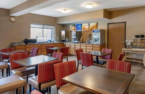 Wheat Ridge Apartment | Enjoy convenient, modern amenities in Wheat Ridge
