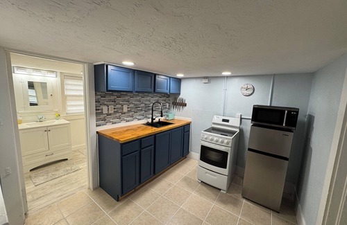 Surfside Historic District Apartment | Enjoy Daytona! Walk to the beach! Experience Fun!