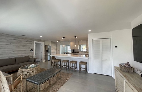 Sunset House | Enjoy our Beautiful Renovated Home on a Fun Canal!