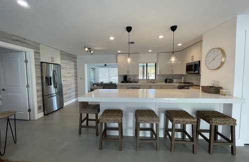 Sunset House | Enjoy our Beautiful Renovated Home on a Fun Canal!