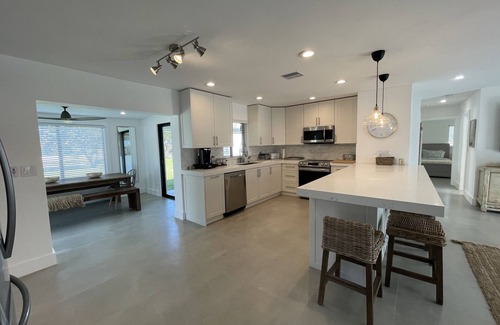 Sunset House | Enjoy our Beautiful Renovated Home on a Fun Canal!