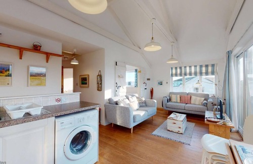 Hayle Cottage | Enjoy slow mornings watching the waves, and leisurely evenings watching the sunset over St. Ives
