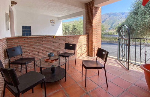 Soportujar House | Enjoy some unforgettable vacations in this vacation home in Andalusia.