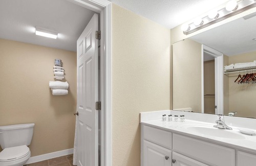 Kelleys Island House | Enjoy Spectacular Views of Kelleys Island at Glacier Suite 124