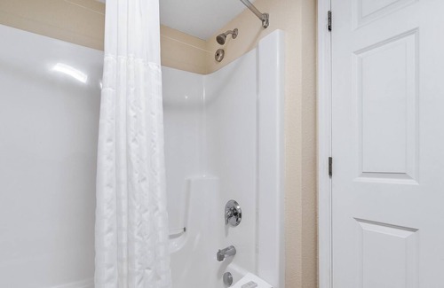 Kelleys Island House | Enjoy Spectacular Views of Kelleys Island at Glacier Suite 124