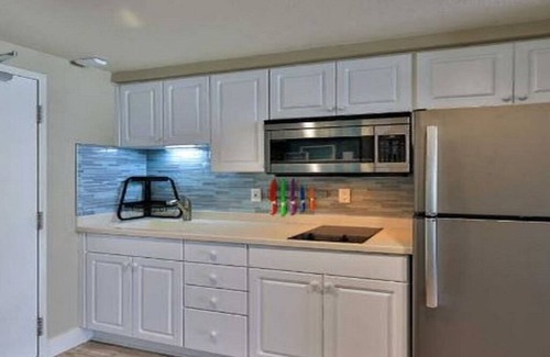 Ortona Park Condo | Enjoy sunrise AND sunset! Best of both worlds! Beachfront beauty you'll love!