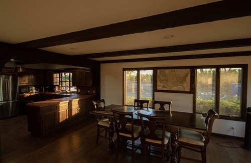 Raisin House | Enjoy the beautiful Kings River and spectacular Sierra views at Riverbend Ranch