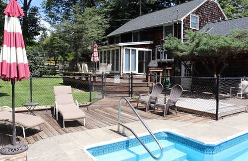 Rotterdam Junction House | Enjoy the best of Saratoga area from a quiet and relaxing location!