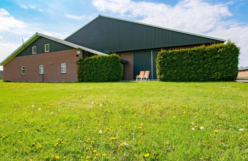 Valkenswaard House | Enjoy the countryside in this spacious home