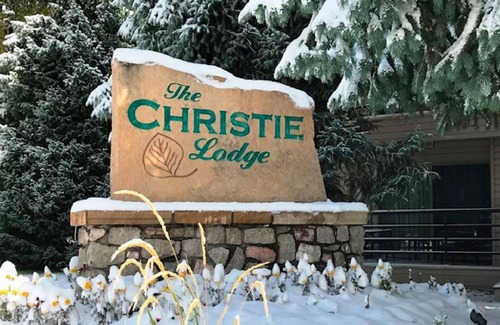 Avon Condo | Enjoy the Holidays in a Colorado Mountain Loft
