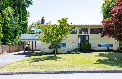 Lynn Valley House | enjoy the mountains and nature in our lynn valley home