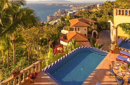 Conchas Chinas Villa | Enjoy the Ocean Views in Conchas Chinas, Secluded Oasis