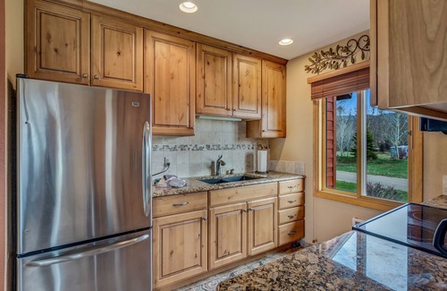 Clark Cabin | Enjoy the patio, pickleball or tennis while the kids play at the playground!