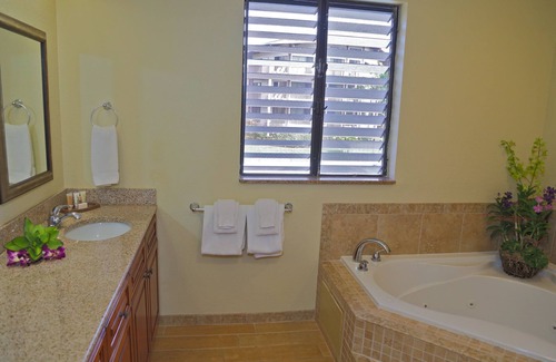 Princeville Resort | Enjoy this Tropical, Oceanside 1 mile from Queens Bath Tide Pool