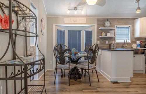 Upper Grand Lagoon House | Enjoy your quiet vacation at Butler's Beach Retreat!