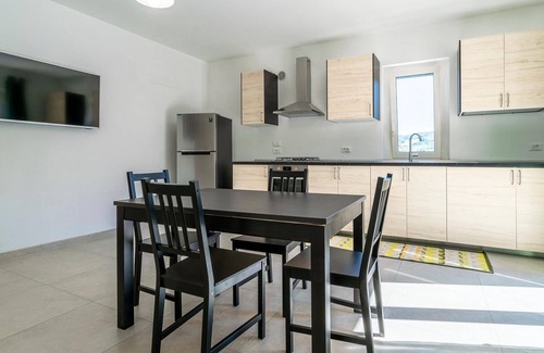 Farindola House | Enjoy your rest in this beautiful and modern vacation home in the middle of Farindola's nature.