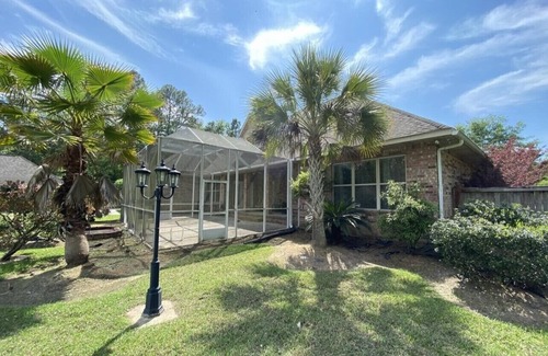 Gulfport House | Enjoy Your Whole Family In one House W/13 Beds