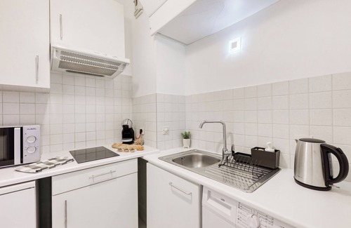 Charenton-le-Pont Apartment | Enjoyable apartment with Parking and WiFi in Charenton-le-Pont