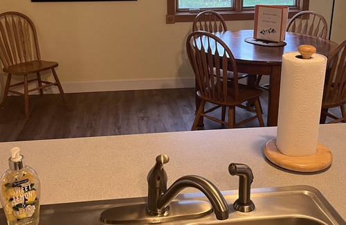 Bailey Cabin | Enjoyable Mountain Cabin With All The Amenities!