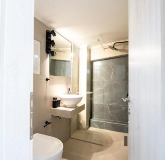 Patras Apartment | Ennea suites-Space suite