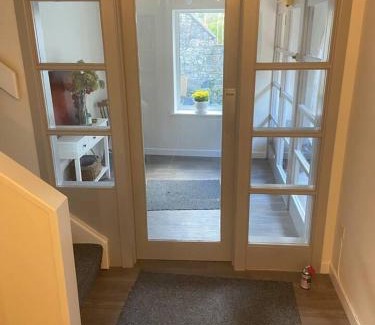 Enniskillen House | Enniskillen - TownHouse - Sleeps 6 - Parking